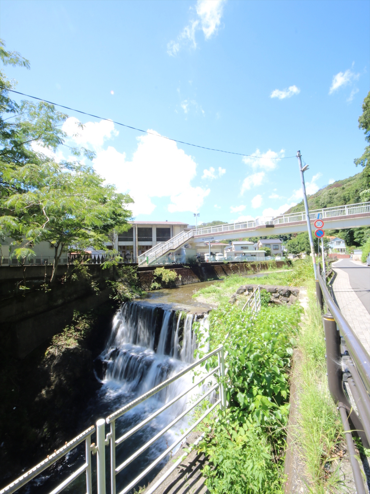 「南浅川」浅川支所北歩道橋付近