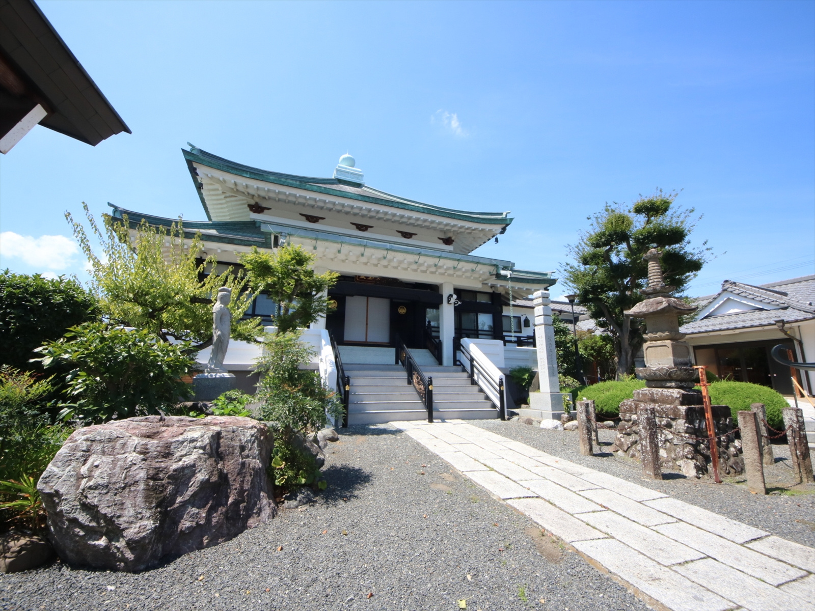 「真言宗智山派寺院の西蓮寺」