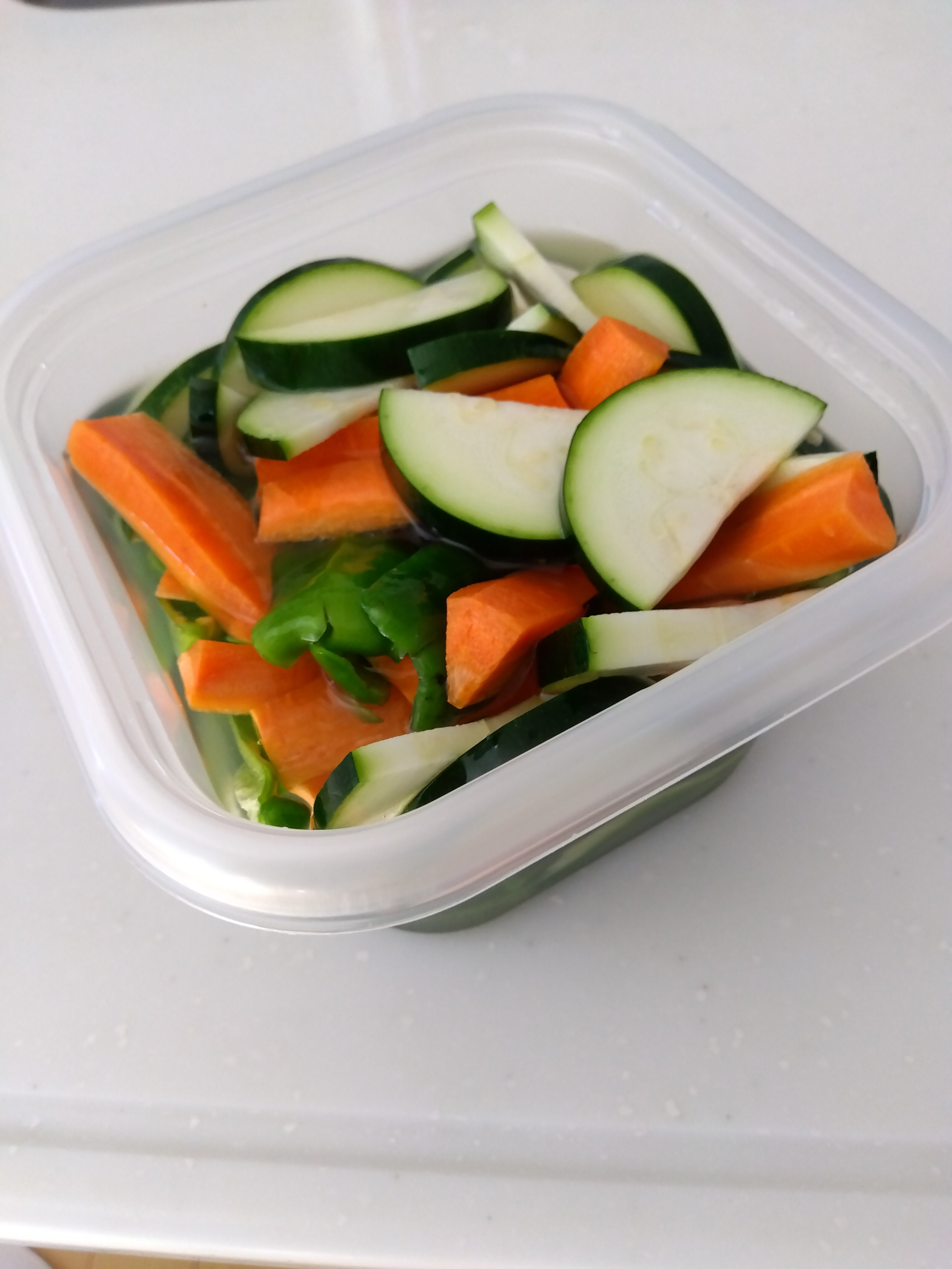 夏野菜でピクルスを作りました。の画像