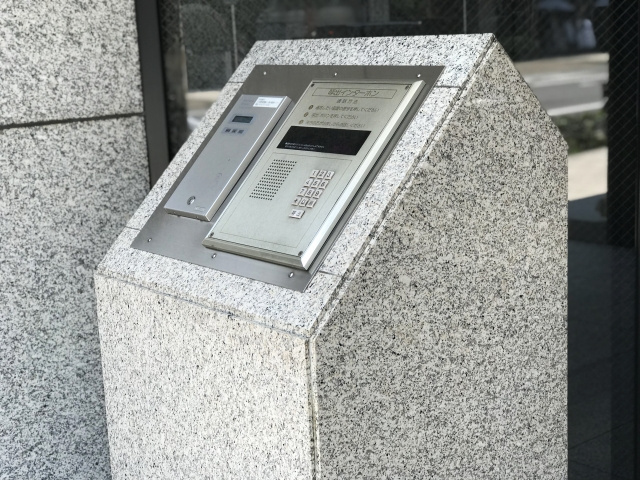 購入した中古マンションがオートロックなしだったら？防犯対策を解説