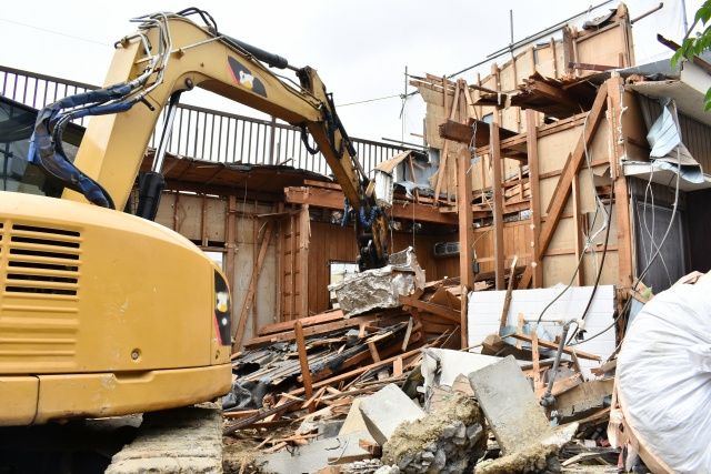 家や建物など売却時の解体費用に使える補助金制度とは？条件など...の画像