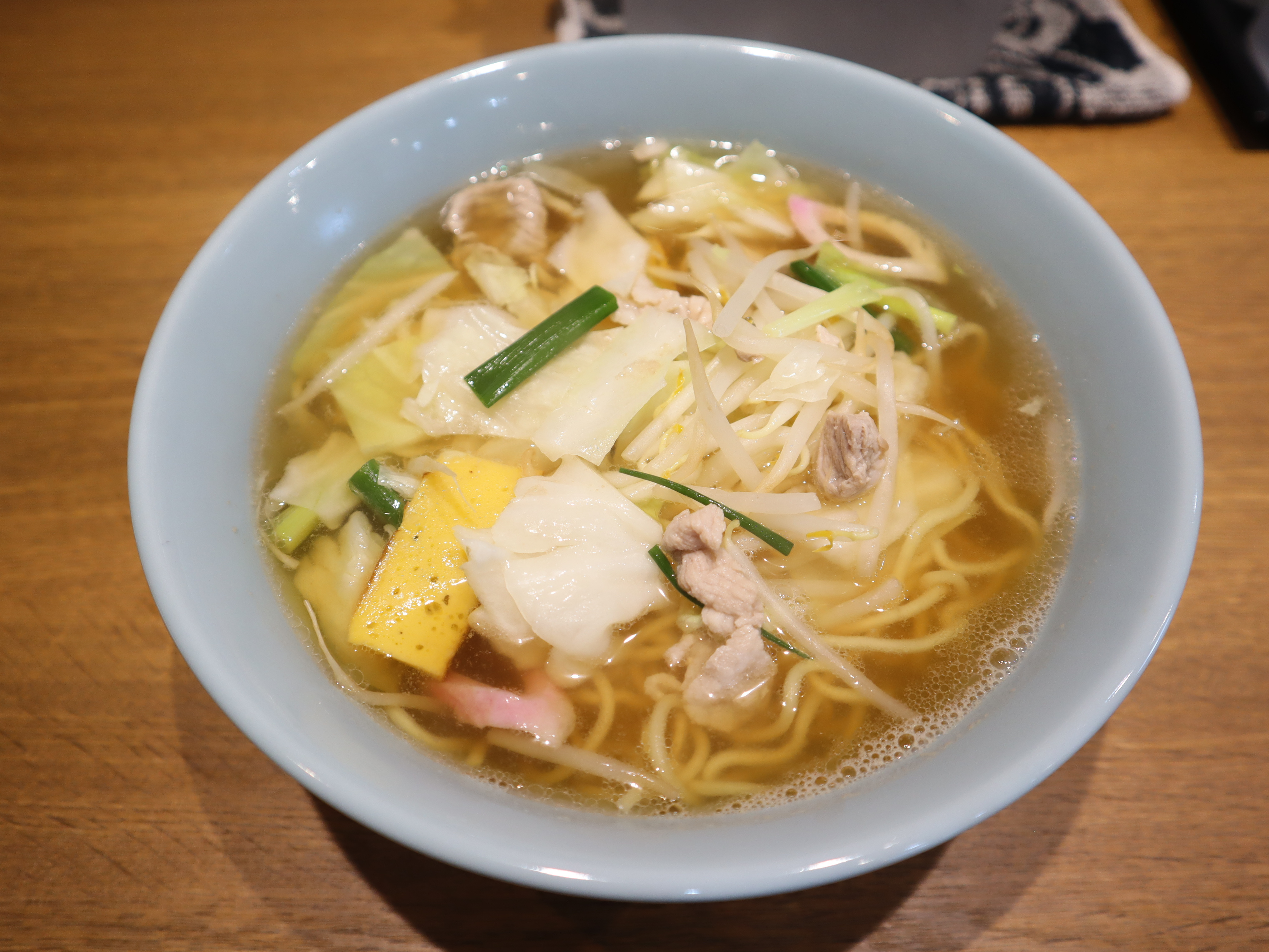 松山市柳井町　三津浜中華そば・うどんたかみ「中華そばと稲荷ず...の画像