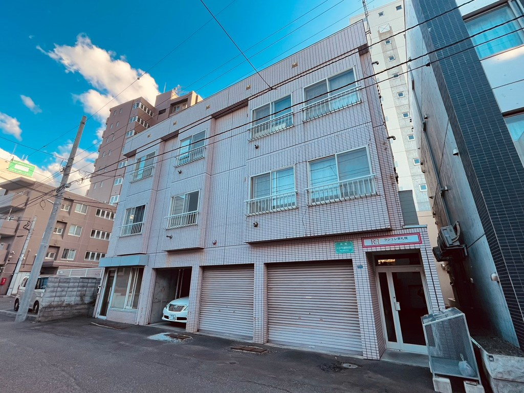 20キャンペーン実施中！カラーキッチン・出窓付きで明るい室内...の画像