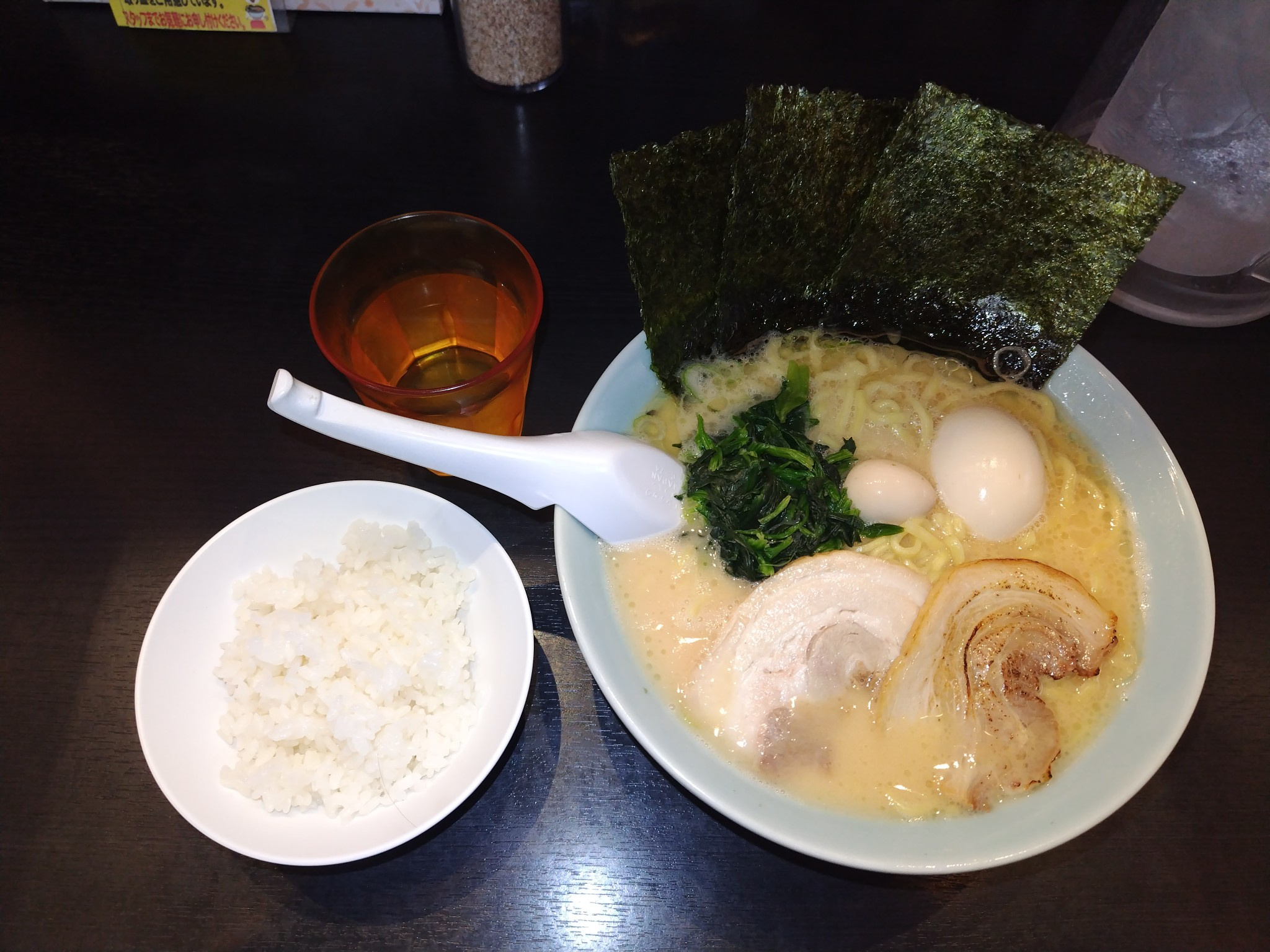 ランチに会社の近くのラーメン屋への画像