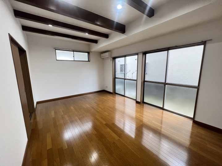 松山市今在家　2階建てテラスハウス［Ｐａｔｉｏ］の画像