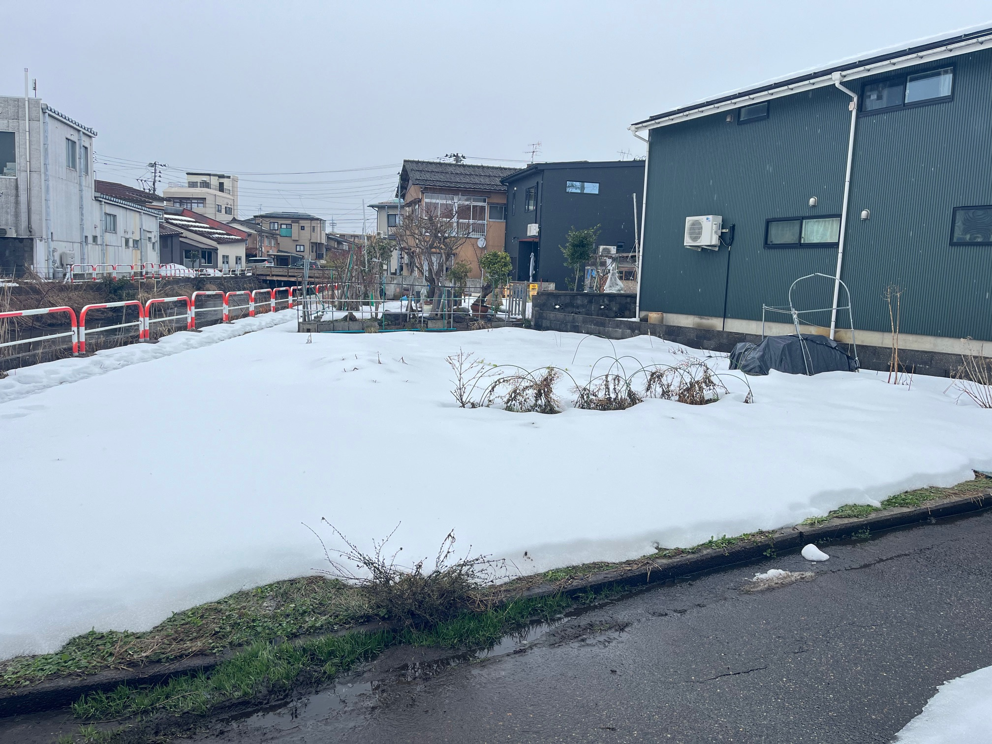 宮内小学校区のコンパクトな売地の画像