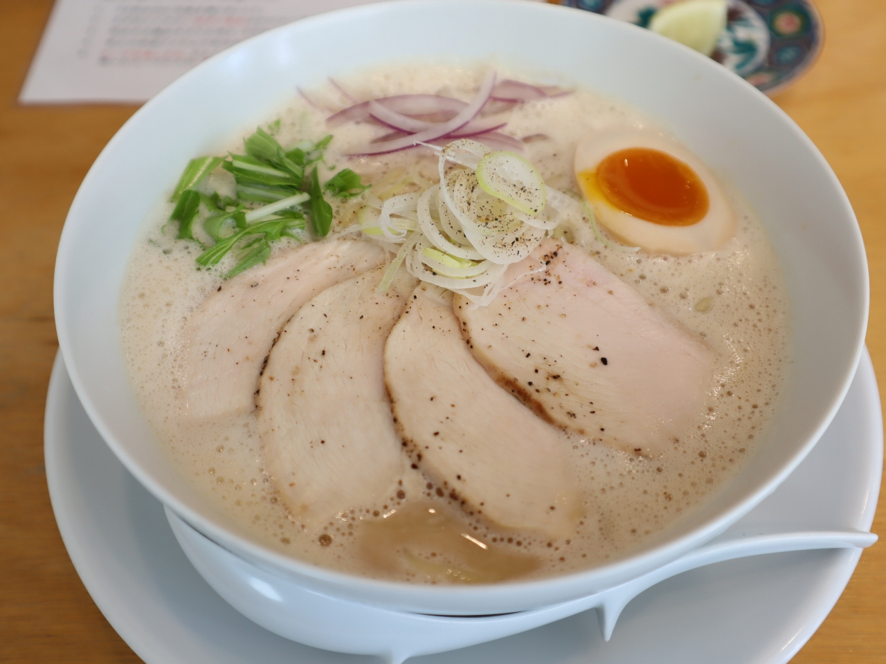 松山市高砂町にある鶏白湯専門店カネオカラーメンにて「ラーメン...の画像
