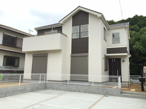 南向きで駐車場も3台置ける敷地が55坪の新築 垂水区 須磨区ならハートフルコーポレーション