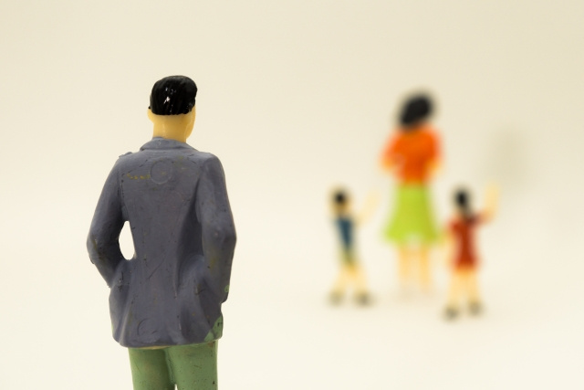 離婚で家を売るときの適切なタイミングとは？方法や注意点も解説...の画像