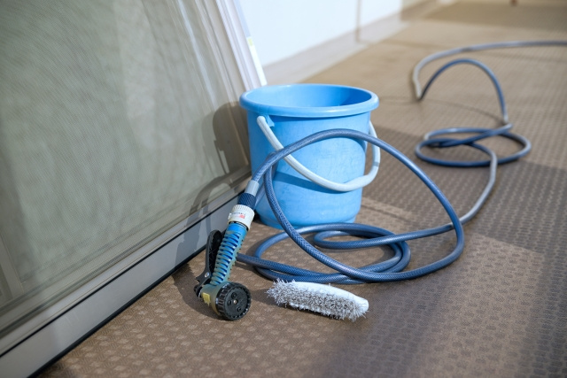 マンションの網戸を簡単に掃除する方法とは？抑えたいポイントも...の画像