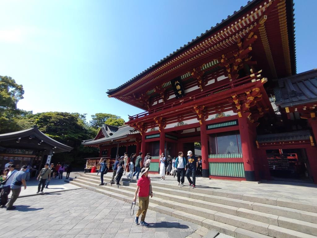 鎌倉 鶴岡八幡宮もインバウンドで平日も賑わい！　【ホームメイ...の画像