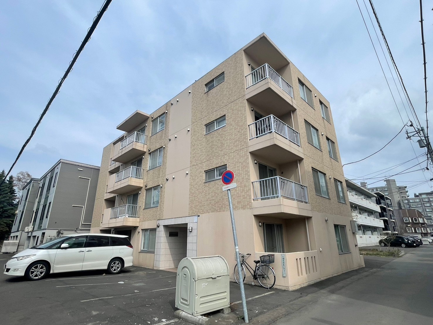 【セイラ麻生】エアコン付きで設備充実！駐車場に空きが有ます！...の画像