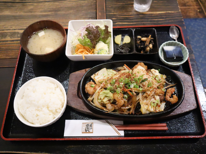 松山市南久米町にある元祖瓦焼きが有名なお店「粂の坊ったん」で...の画像