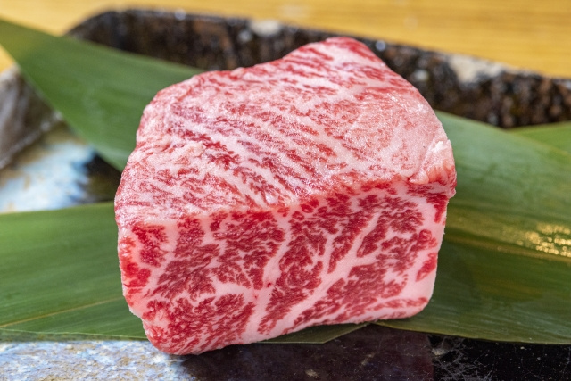 西中島にある「肉ビストロまえだ」のこだわりとは？概要やメニューもご紹介