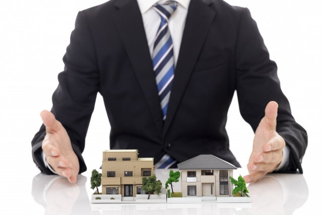 「不動産売却を国内非居住者がおこなう場合の流れや費用について解説」の画像