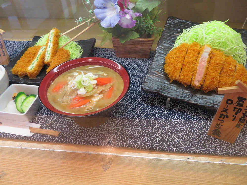 新潟市でサラメシ！【新潟名物タレかつ丼】を食べるなら、『とん...の画像