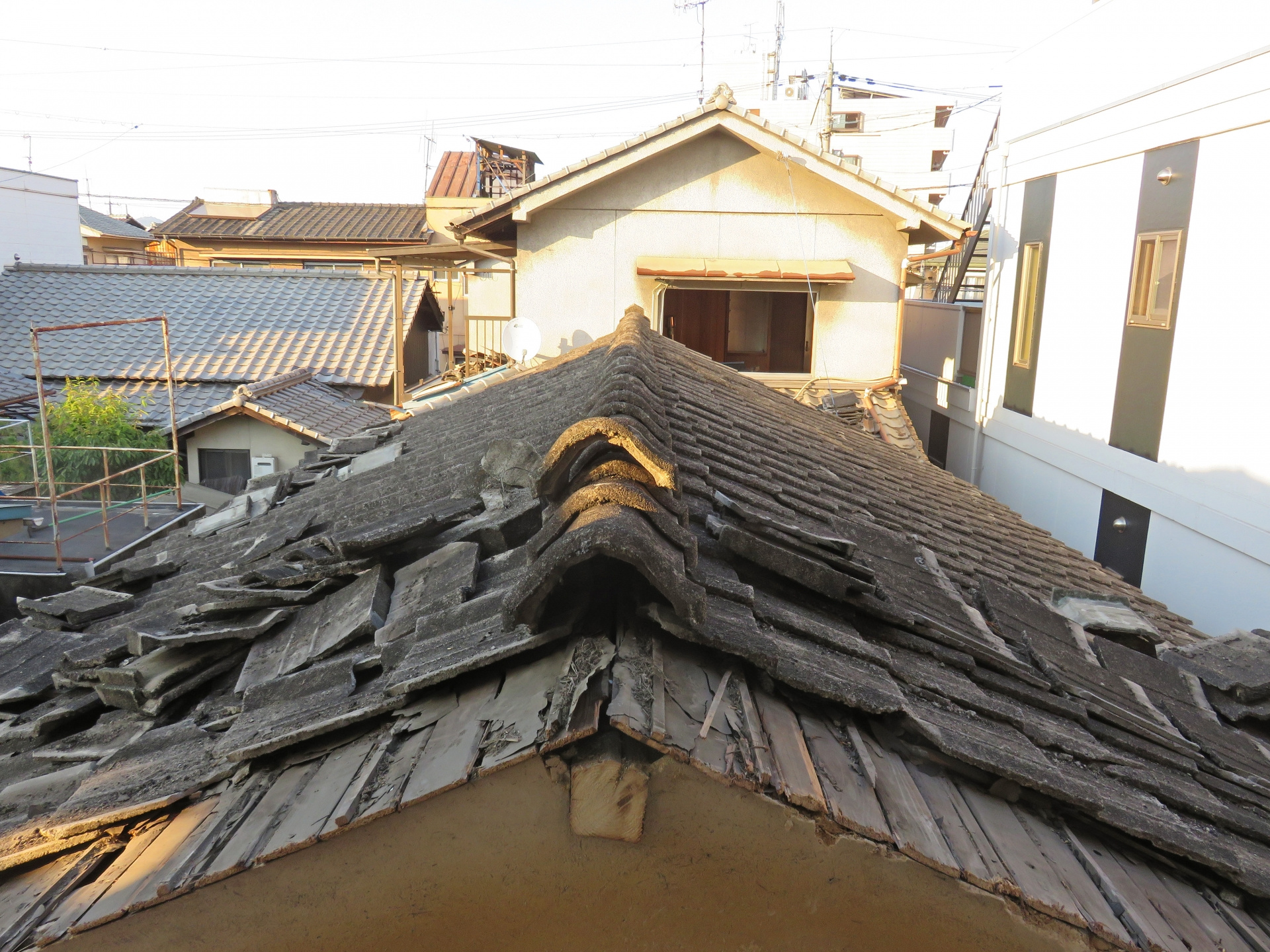 【台風で建物被害！絶対すぐにやる事とは！？】の画像