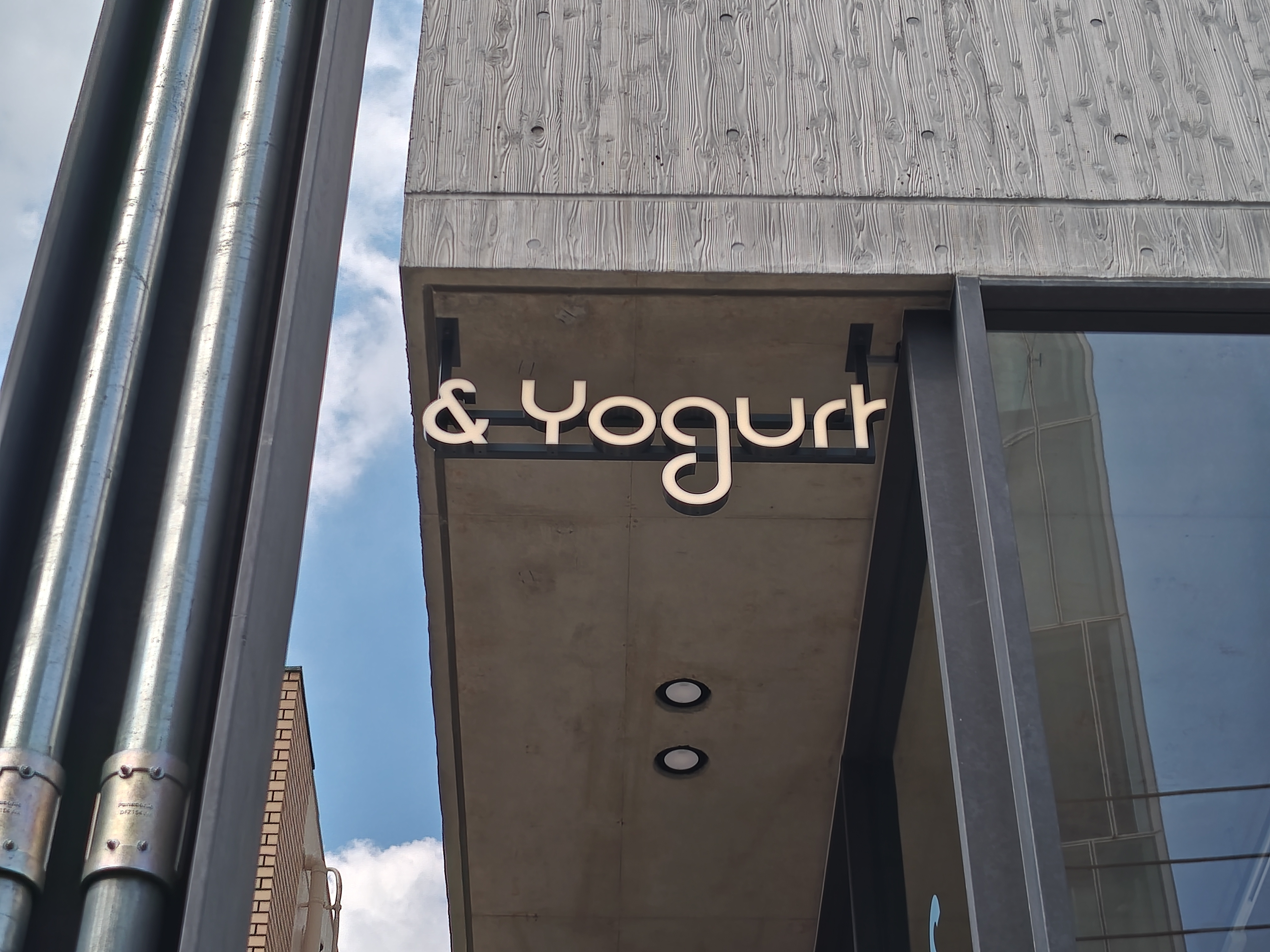 ＆Yogurtの画像