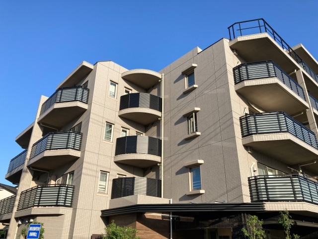 大規模マンションは売却しづらいとされる理由は?スムーズに売るコツも解説