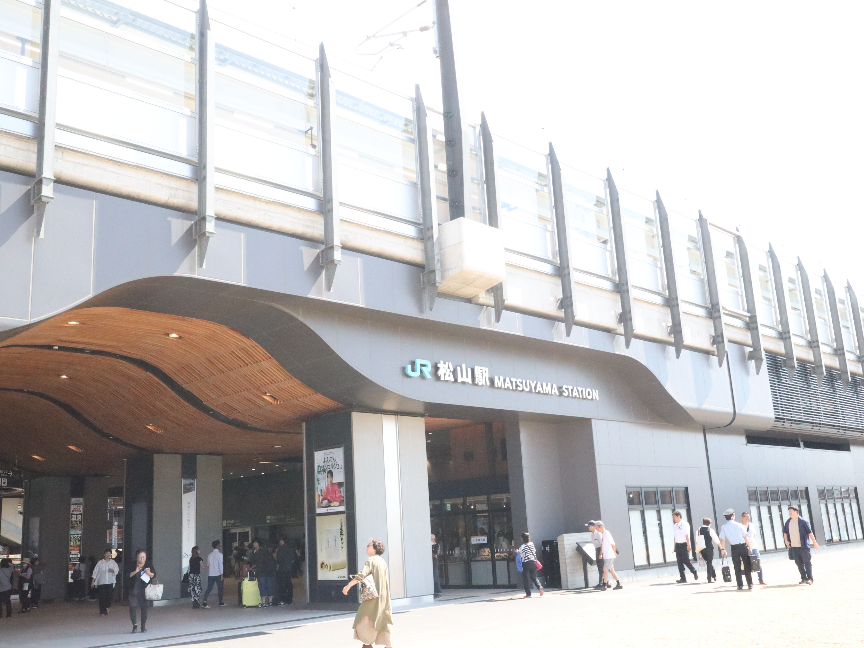 松山市南江戸のＪＲ松山駅。９月２９日に新駅舎（西口）「だんだ...の画像