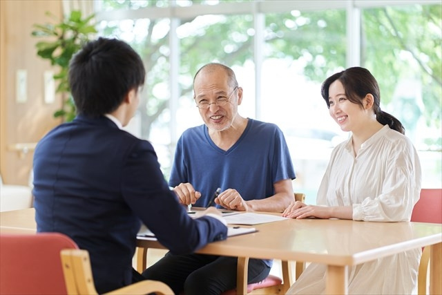 賃貸物件の連帯保証人に定年の親が可能なケースは？いない場合の...の画像