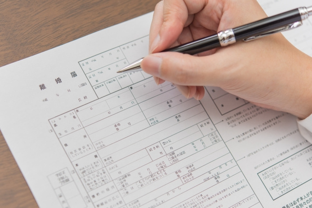 離婚で家を売るタイミングは？売却方法や売却時の注意点も解説