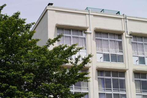 働きながら子育てができる環境が整った秦野市本町小学校【秦野 不動産】の画像