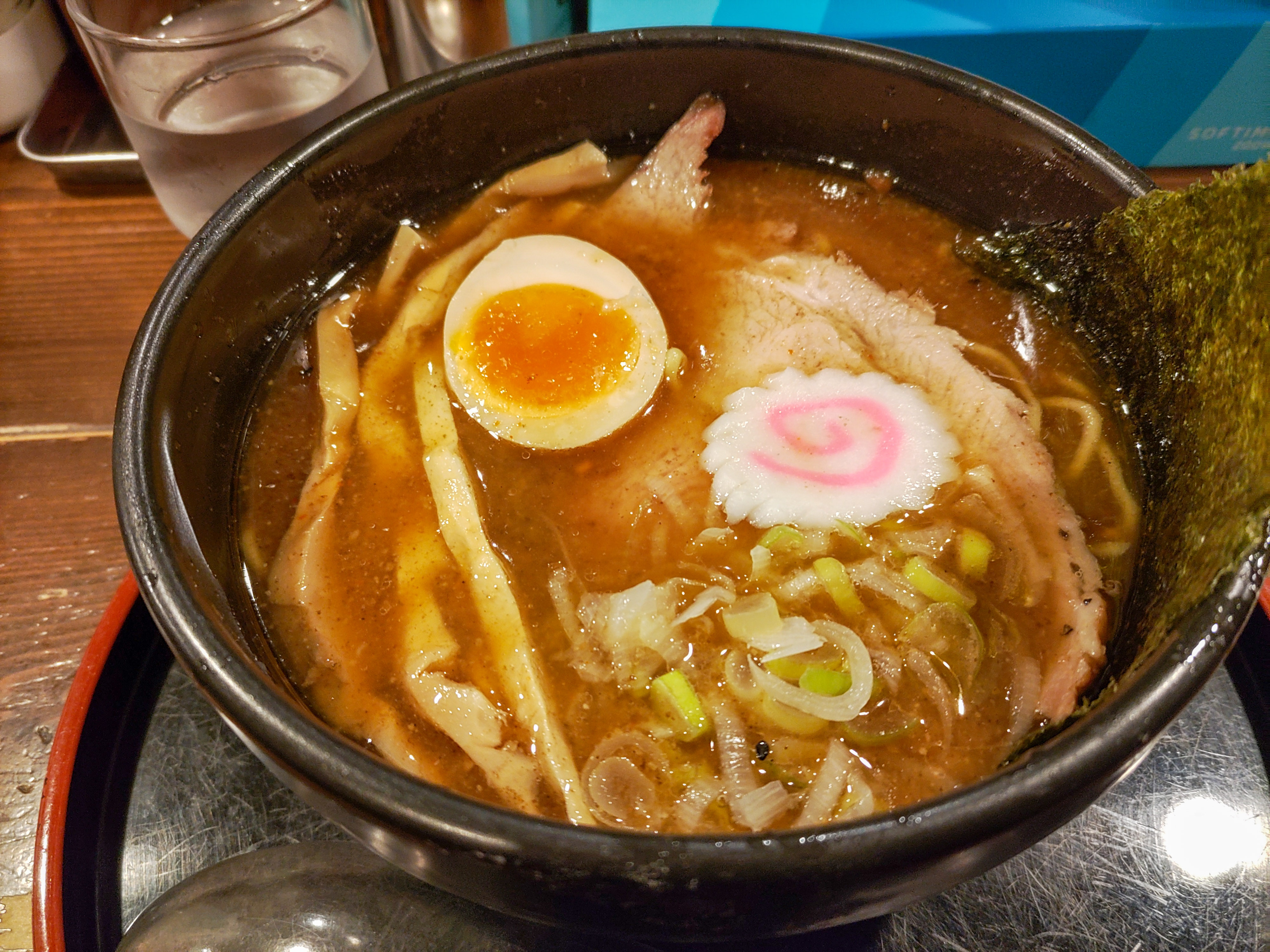 松山市花園町のビル「アプトンパーク２１」の２階にある「拉麺閏...の画像