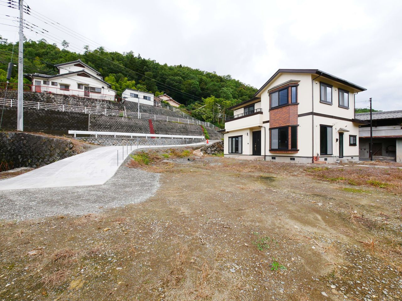 広大な土地＝自由な暮らし！甲斐市亀沢の土地222坪の中古住宅...の画像