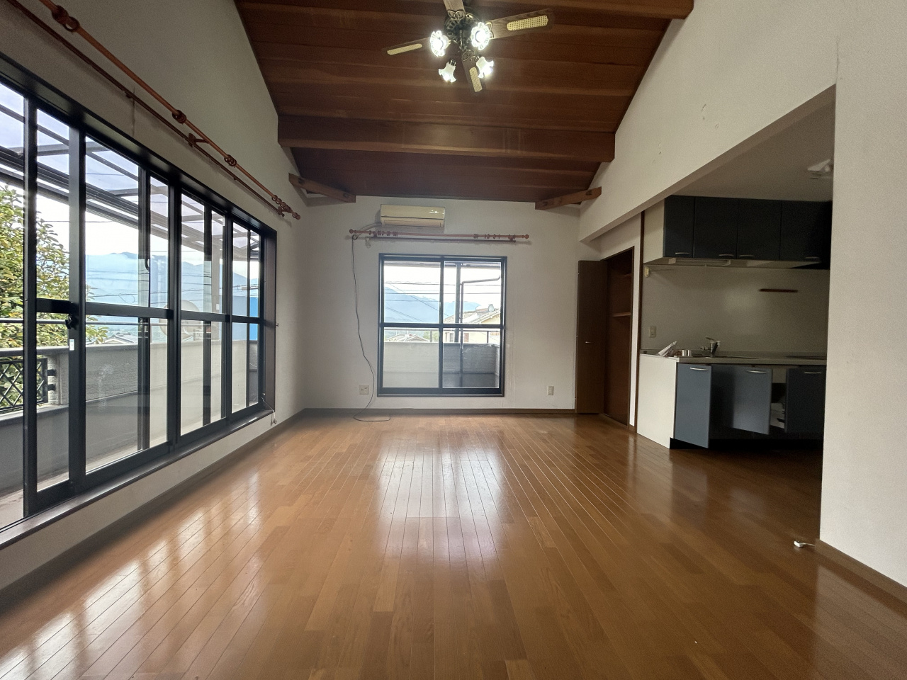 「北杜市明野町 中古戸建｜小中学校近くの3LDK！2階リビン...の画像