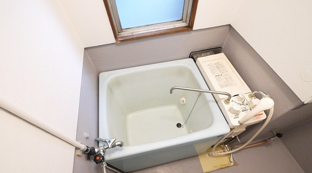 【最新版】賃貸住宅で見かけるバランス釜とは？使用方法や注意点まとめ！の画像