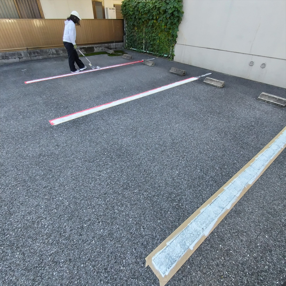 DIYで駐車場ライン施工を簡単スムーズに　専用スプレーとスプ...の画像