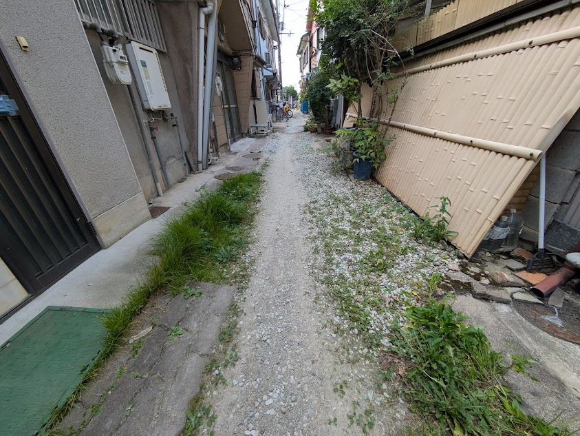 再建築できない路地に面した豊中市内の家の売却ならの画像