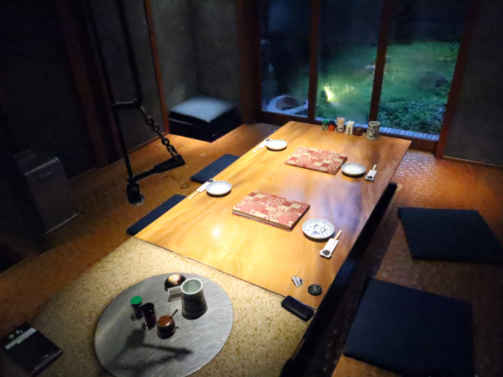松山市三番町にある隠れ家的な居酒屋「焼き鳥てんぐ屋敷桃太楼」...の画像