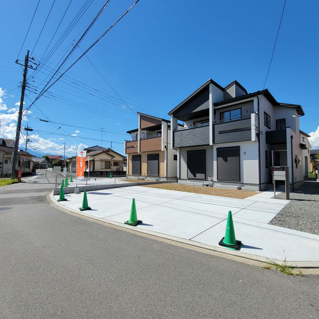  【甲斐市万才 新築住宅全3棟】オール電化×南向き×並列駐車...の画像