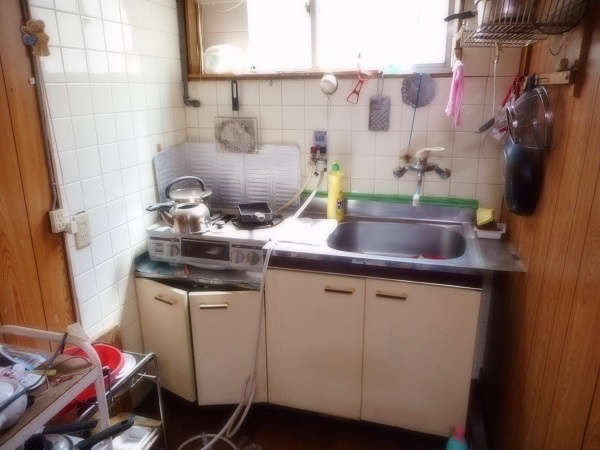 購入してから住んでいない長年空き家の長屋を売ろうと考えていま...の画像