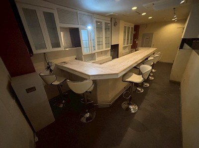 【塚本駅徒歩5分】駅チカ×居抜きで即スタートOK！スナックに...の画像