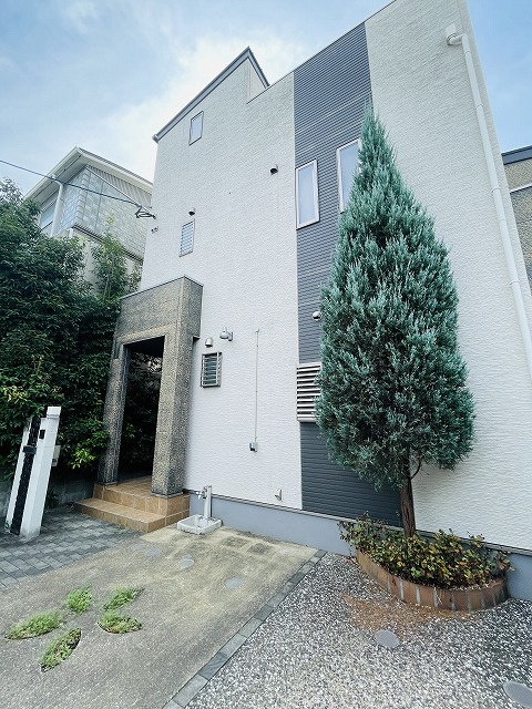 ◆住み良い環境が整う西長住エリア◆広々ルーフバルコニー付き戸...の画像