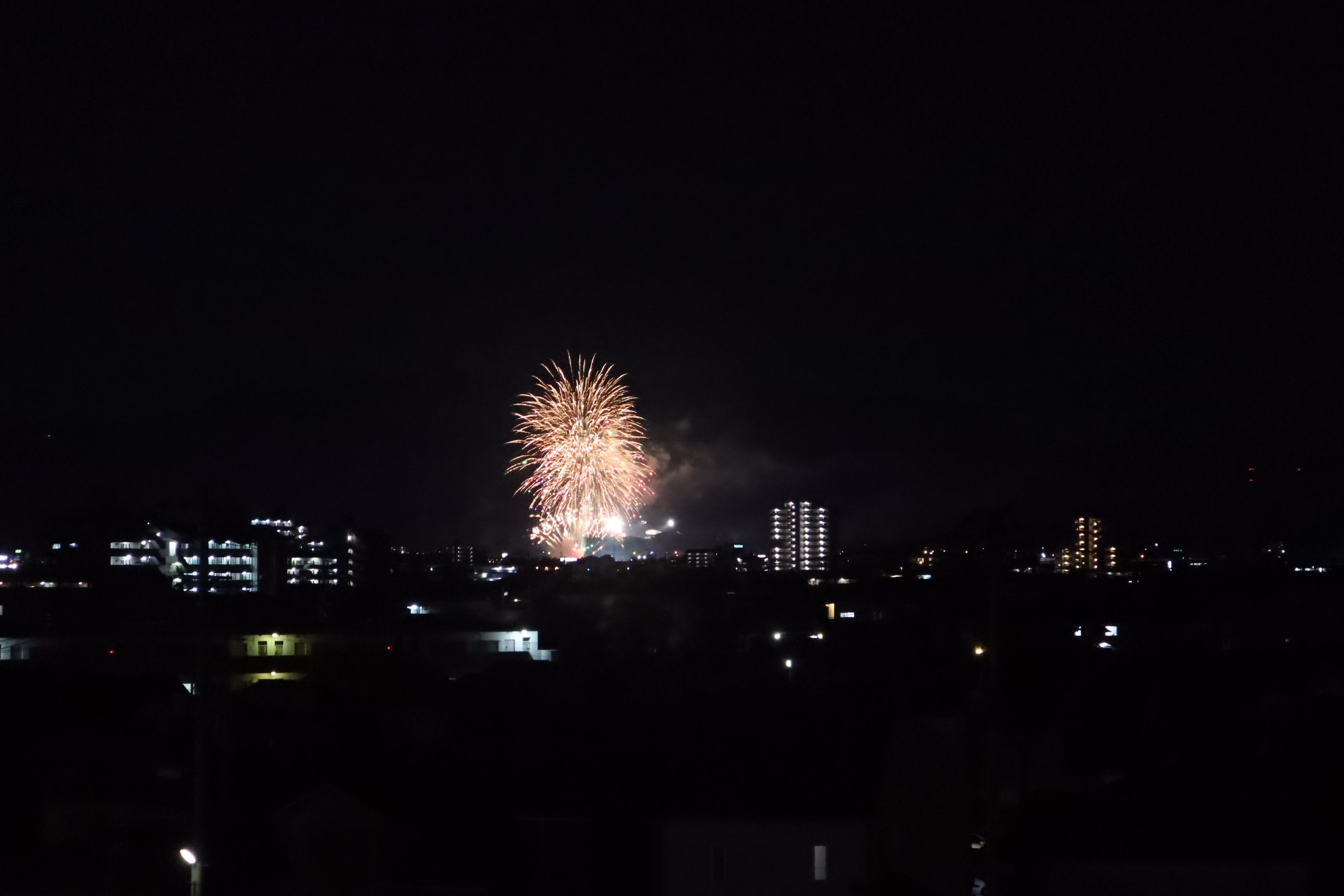 ９月６日（土）に森松観月祭りで花火大会がありました。　【20...の画像