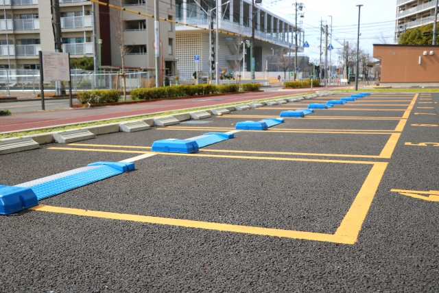 駐車場の土地を売却する際の注意点は？手続きや費用もまとめて解...の画像