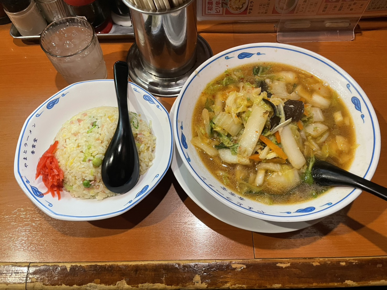 【芦屋】やまとラーメン香雲堂｜濃厚ピリ辛しょうゆと野菜の旨味...の画像