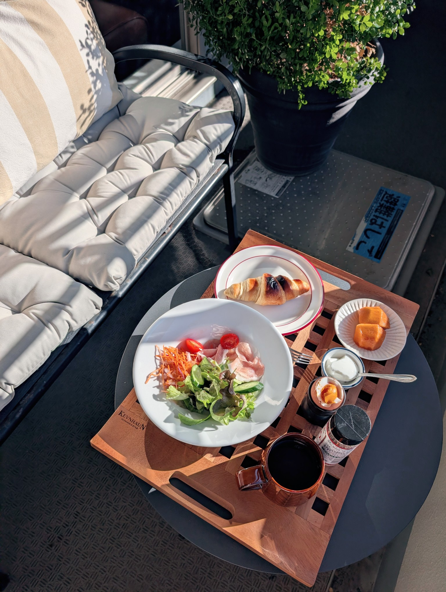 バルコニーで過ごす至福のひととき。ご夫婦の新居インテリア拝見...の画像