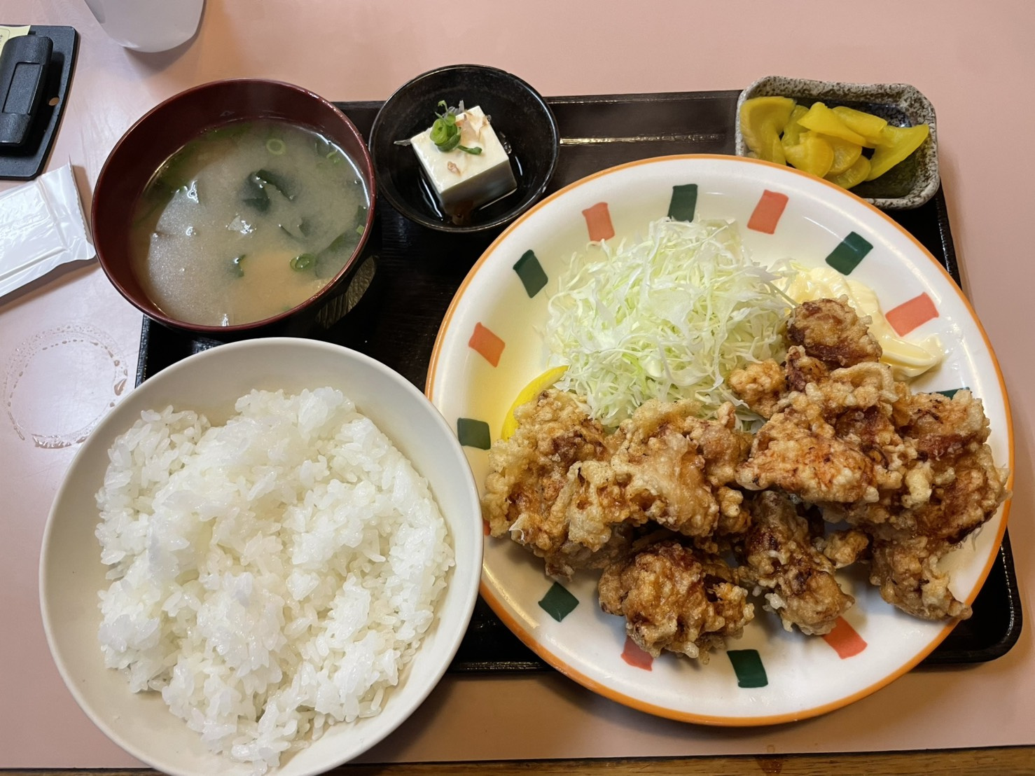 【阪神御影】地元の人に長年愛される定食屋 「なかよし」— や...の画像