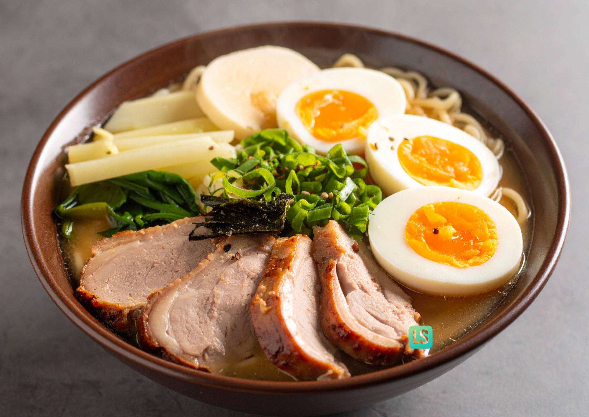 【本場・博多区で食べたい！】行列必至の絶品豚骨ラーメン店名＆...の画像