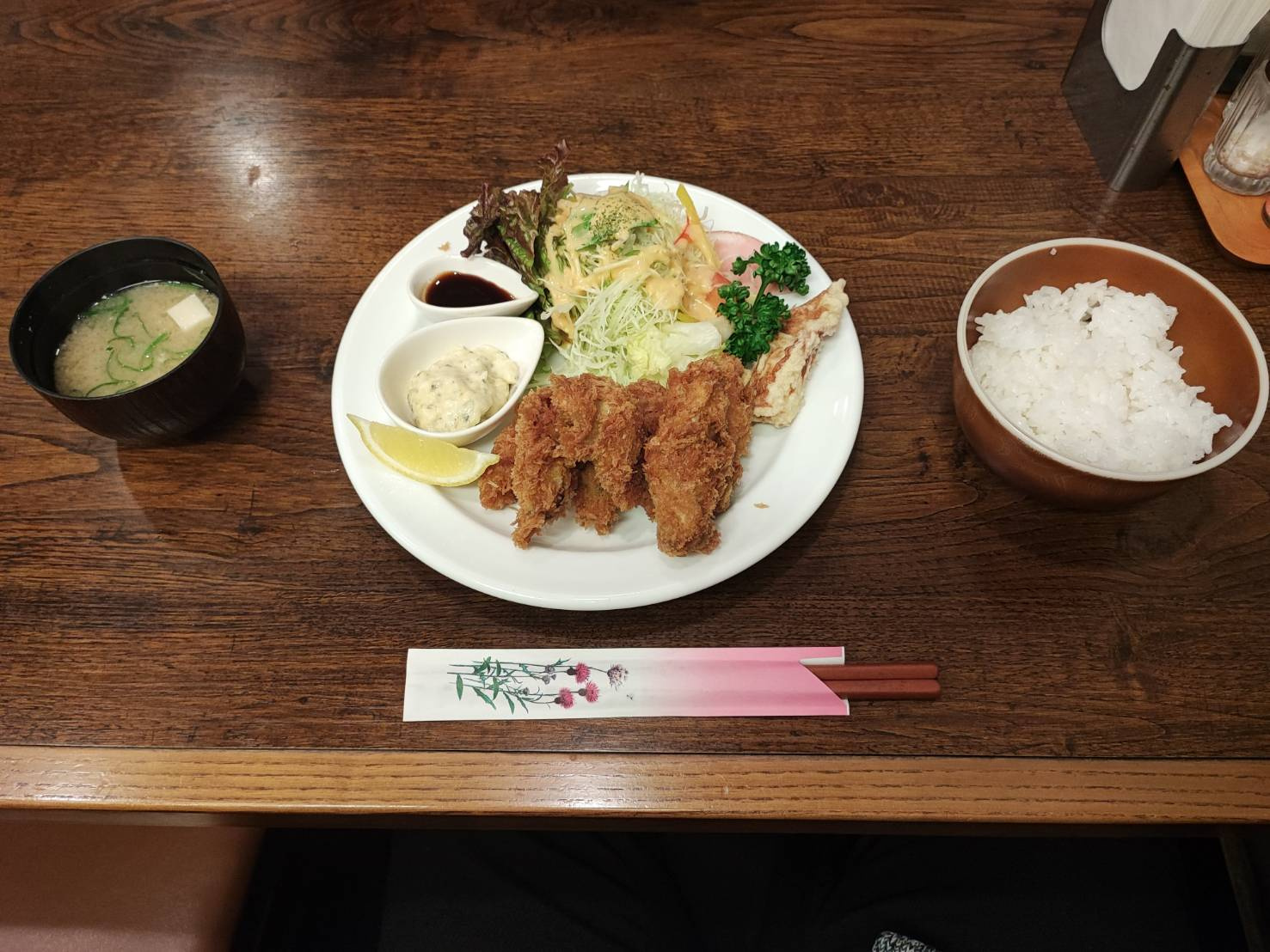 【六甲道ランチ】洋食あけぼの｜町洋食の王道。チキンカツ＆カキ...の画像
