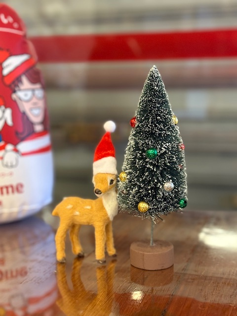 12月の灯りと、小さなクリスマスツリーと。心があたたまるお部...の画像