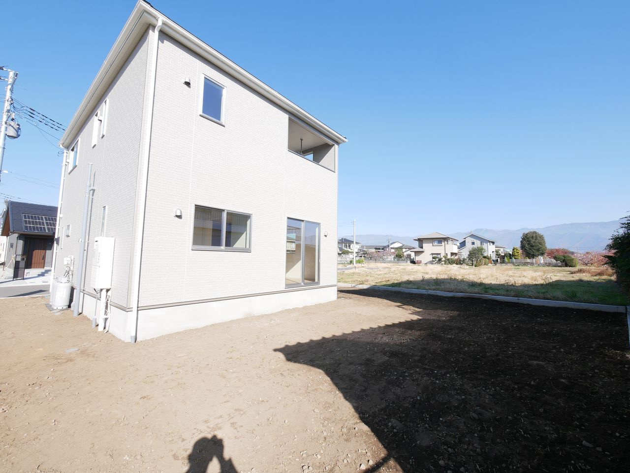 山梨市下石森｜駅徒歩13分・駐車4台・70坪敷地の新築戸建！...の画像