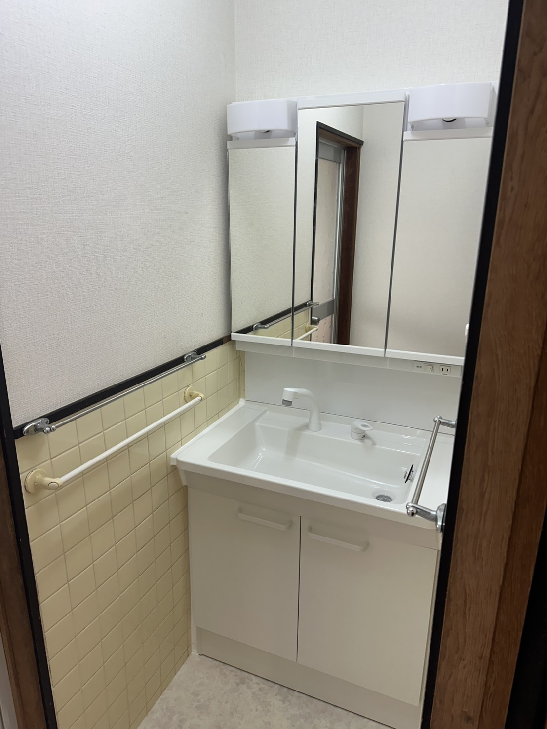 洗面台取替え工事の画像