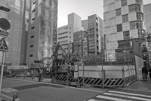 銀座と建物解体後の景色の画像