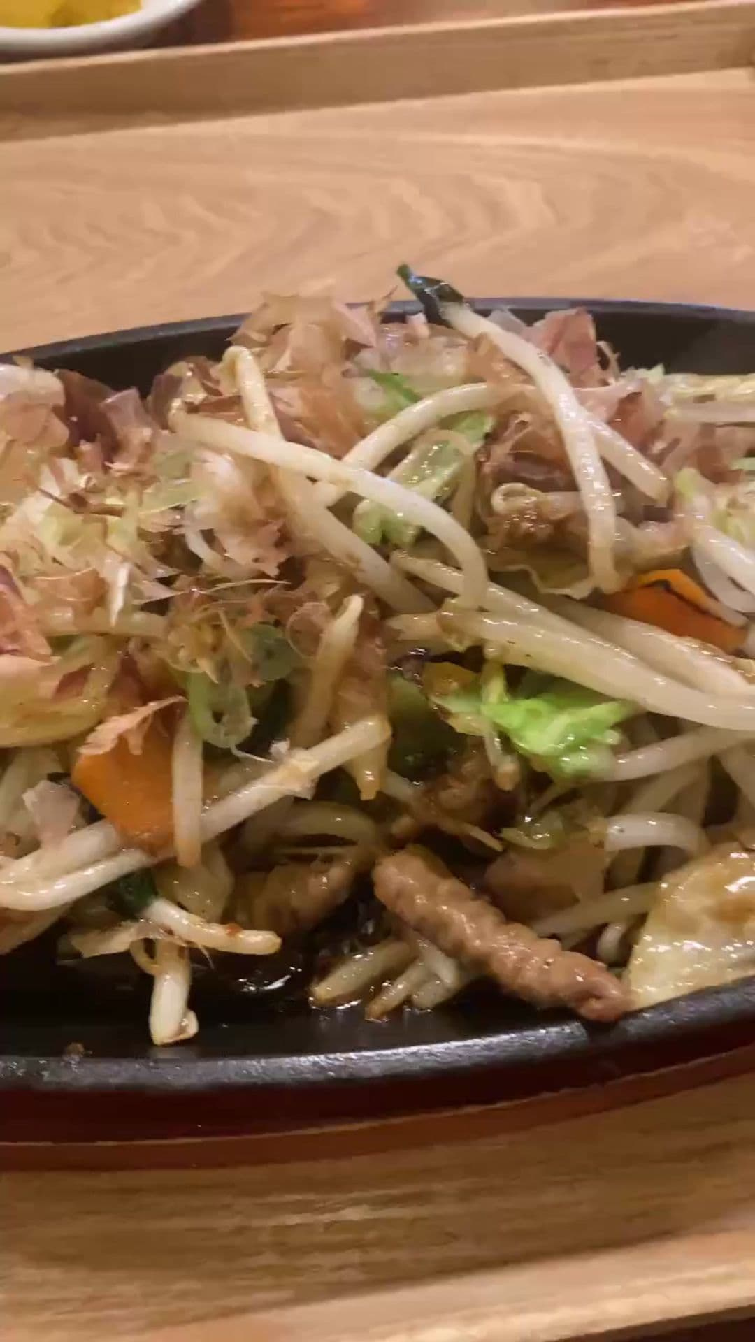 鉄板ジュージューがたまらない！新潟市東区「尾田ホルモン店」で...の画像